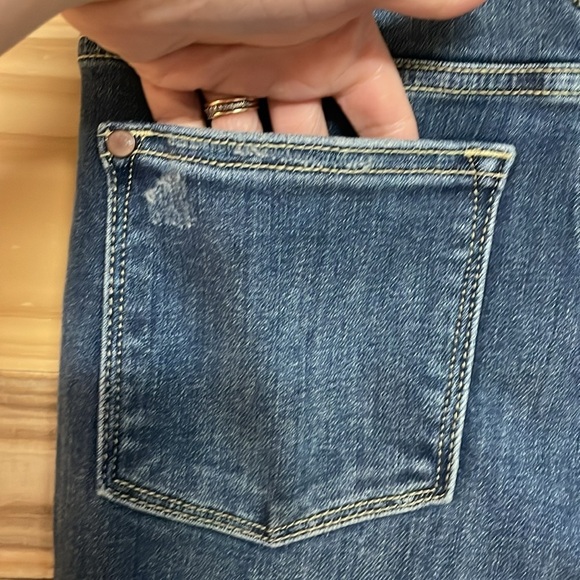 Judy Blue size 1/25 relaxed fit high waist medium wash distressed jeans - Picture 9 of 15